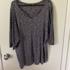 ✨3/$10   Quarter Length Sleeve Shirt